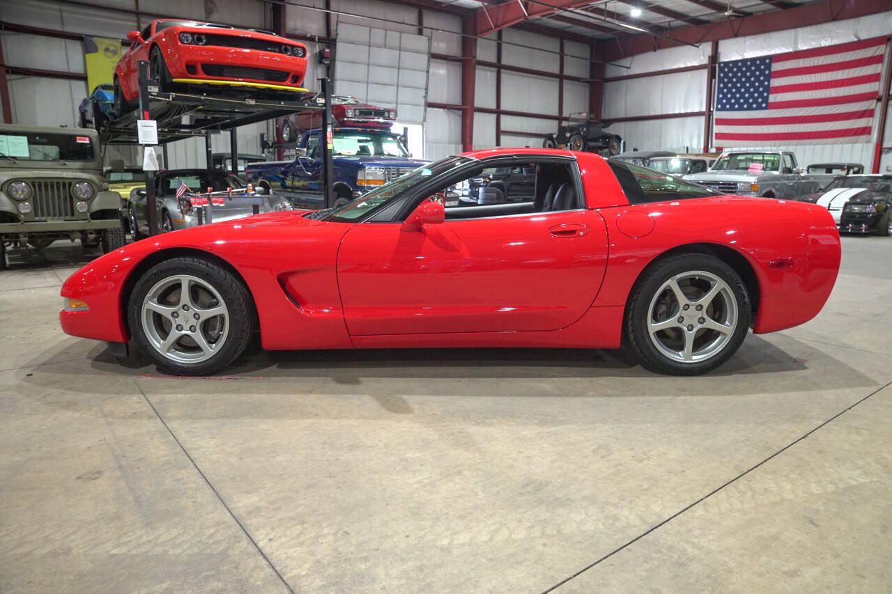 Used 2001 Chevrolet Corvette Coupe RWD image 4