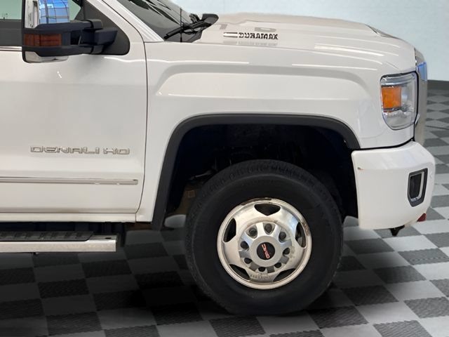 Used 2019 GMC Sierra 3500 Denali w/ Duramax Plus Package AWD/4WD image 10