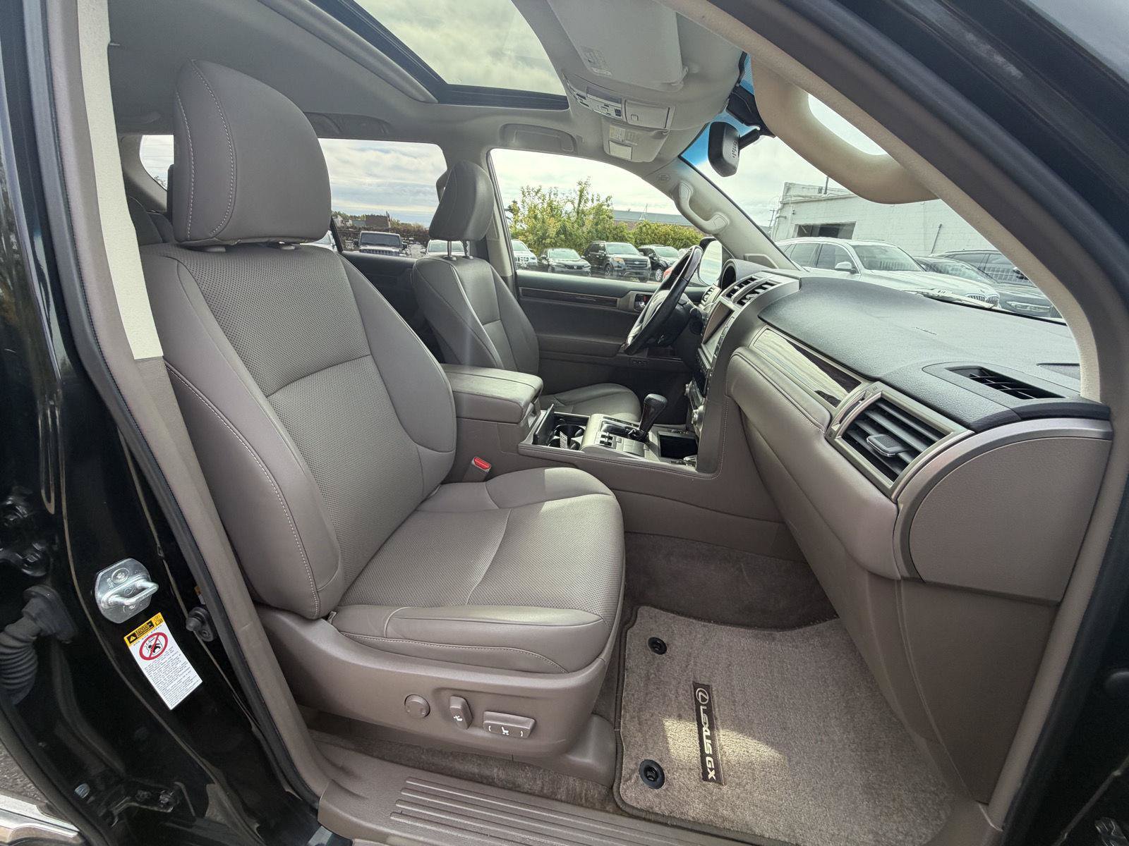 Used 2019 Lexus GX 460 Premium AWD/4WD image 29