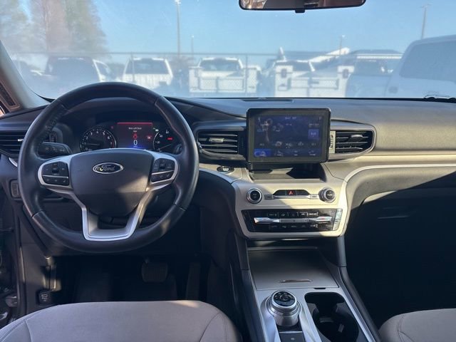 Used 2021 Ford Explorer XLT image 11