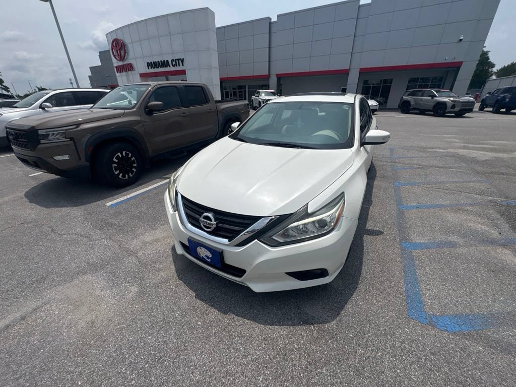 Used 2016 Nissan Altima 2.5 SV w/ Convenience Package FWD image 10