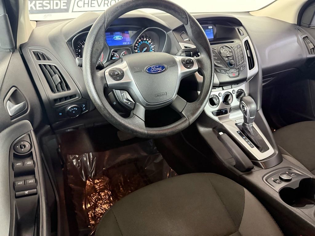 Used 2014 Ford Focus SE w/ SE Winter Package image 17