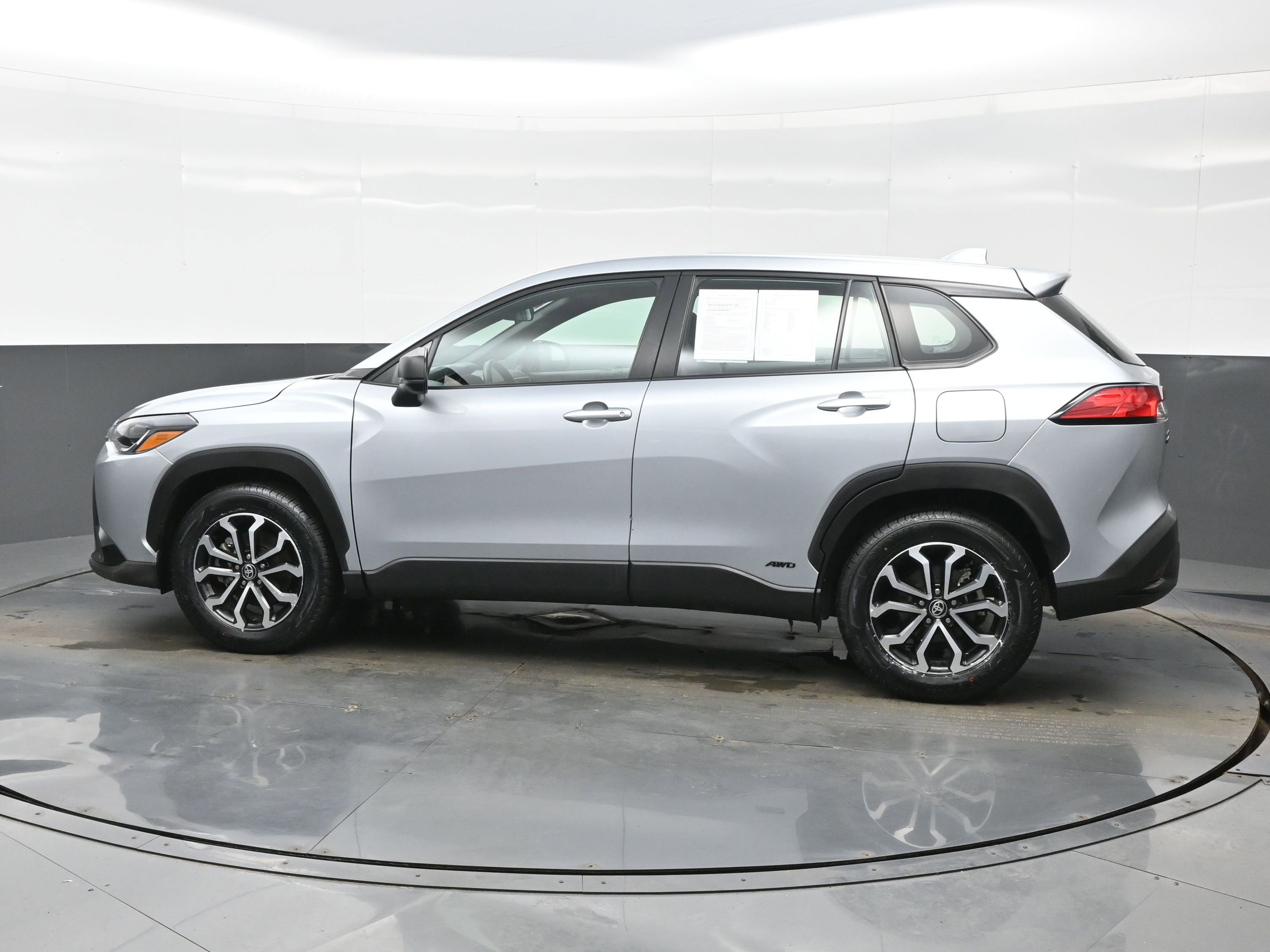 Used 2024 Toyota Corolla Cross S AWD/4WD image 3