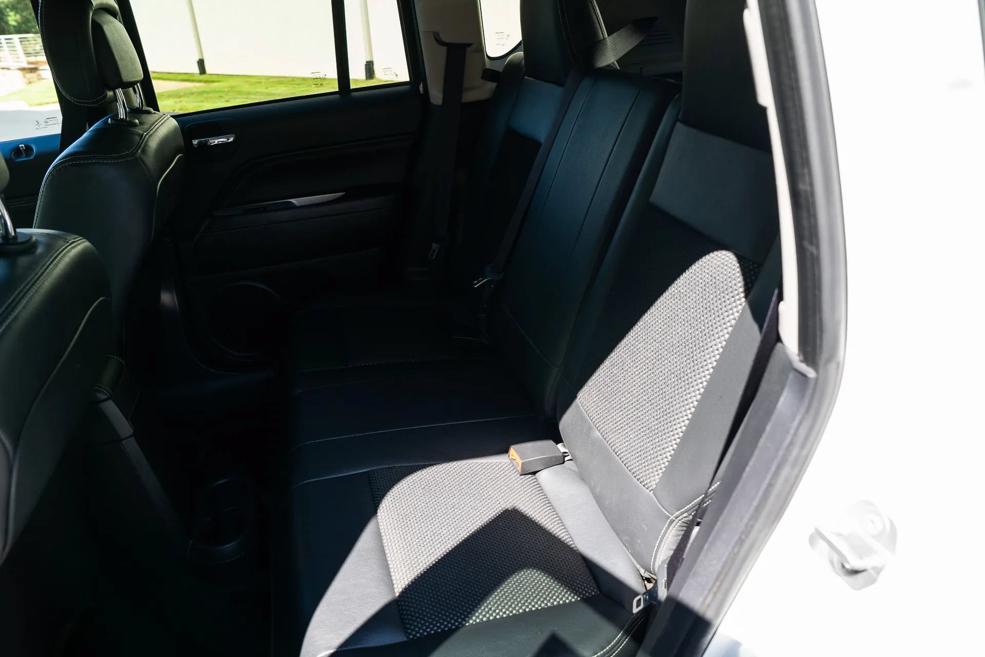 Used 2017 Jeep Compass Latitude FWD image 28