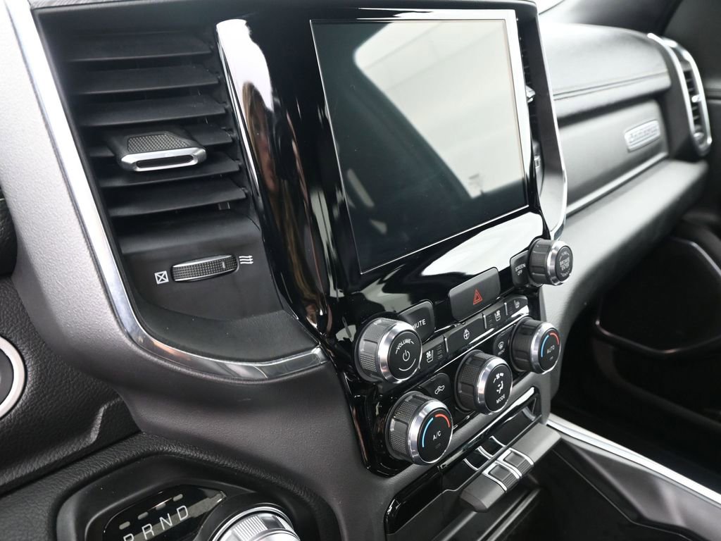 Used 2024 RAM 1500 Laramie RWD image 32