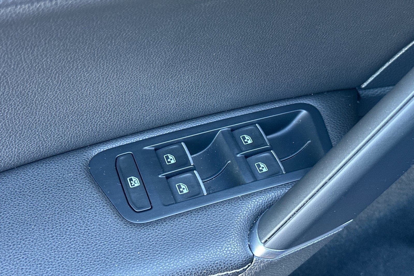 Used 2019 Volkswagen Golf R 4-Door image 14