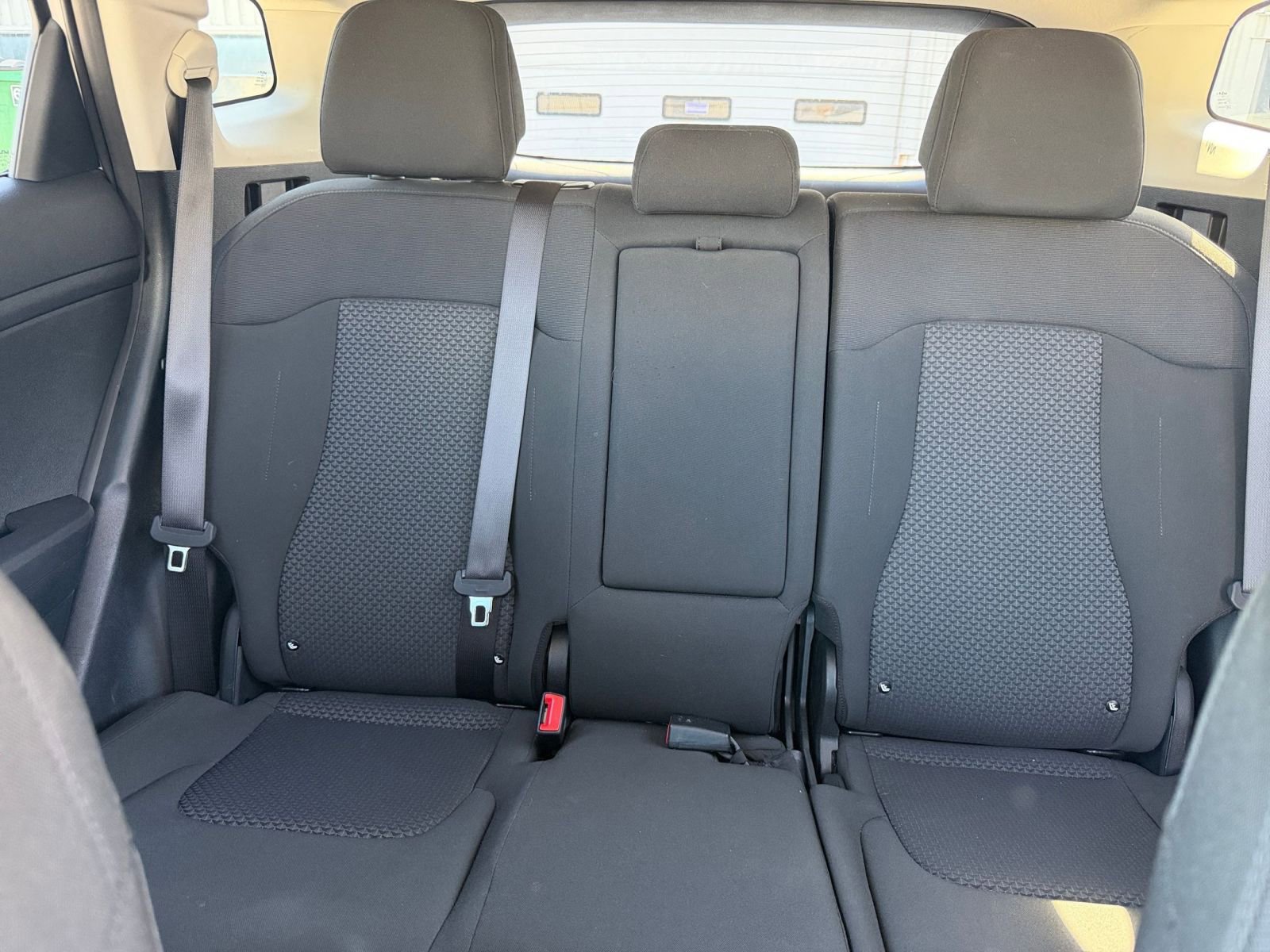 Used 2025 Kia Sportage LX image 33