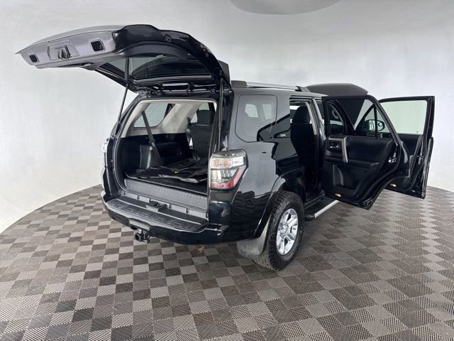 Used 2019 Toyota 4Runner SR5 AWD/4WD image 14