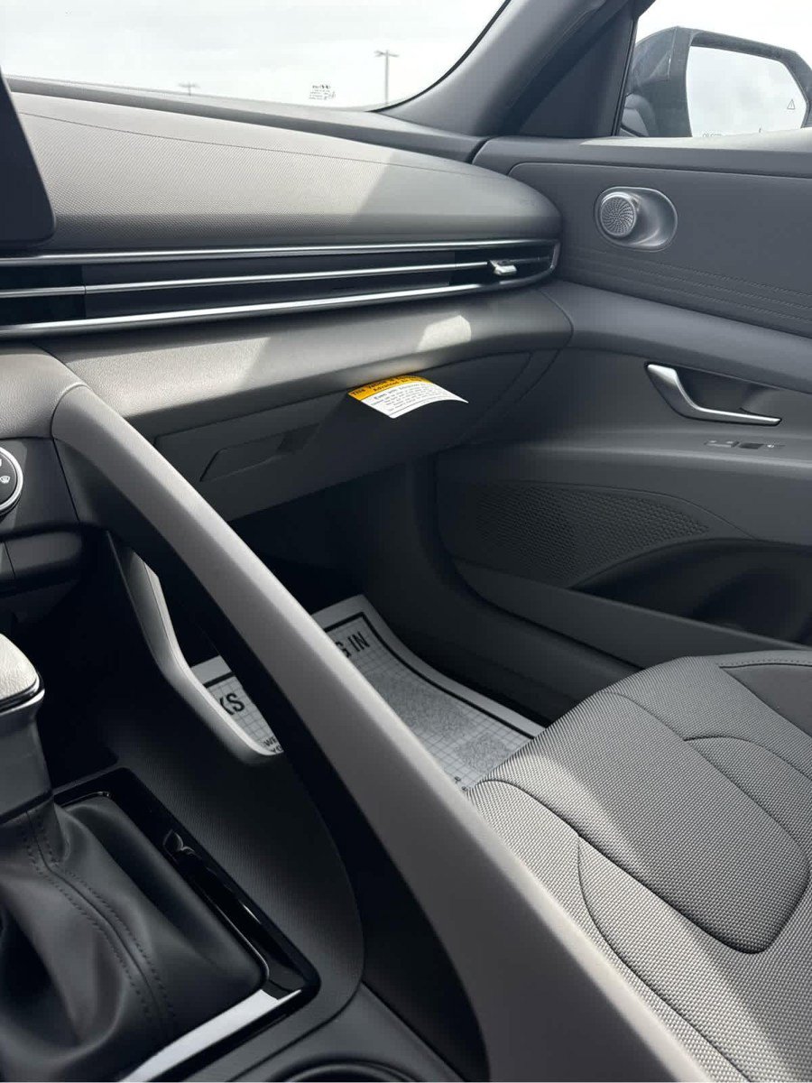New 2026 Hyundai Elantra SE FWD image 35