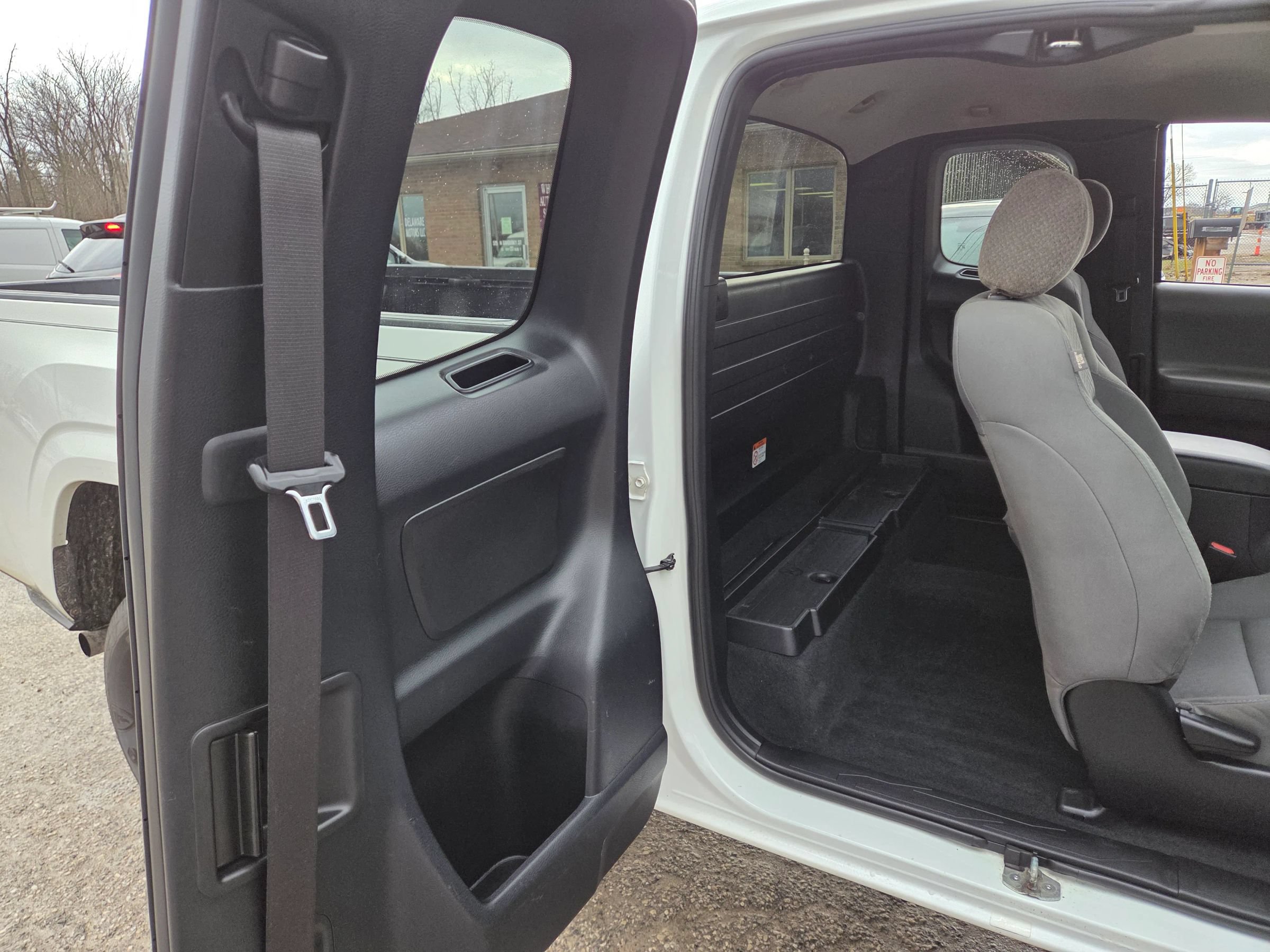 Used 2021 Toyota Tacoma SR RWD image 16