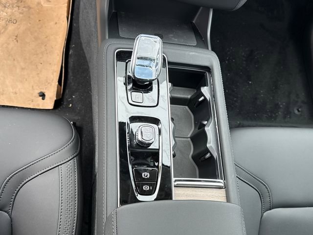 New 2026 Volvo XC90 B6 Plus w/ Protection Package Premier image 17