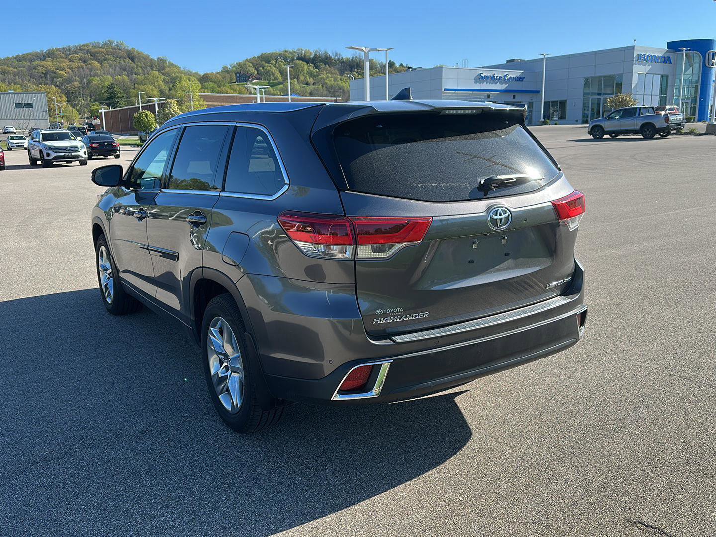 Used 2017 Toyota Highlander Limited AWD/4WD image 5