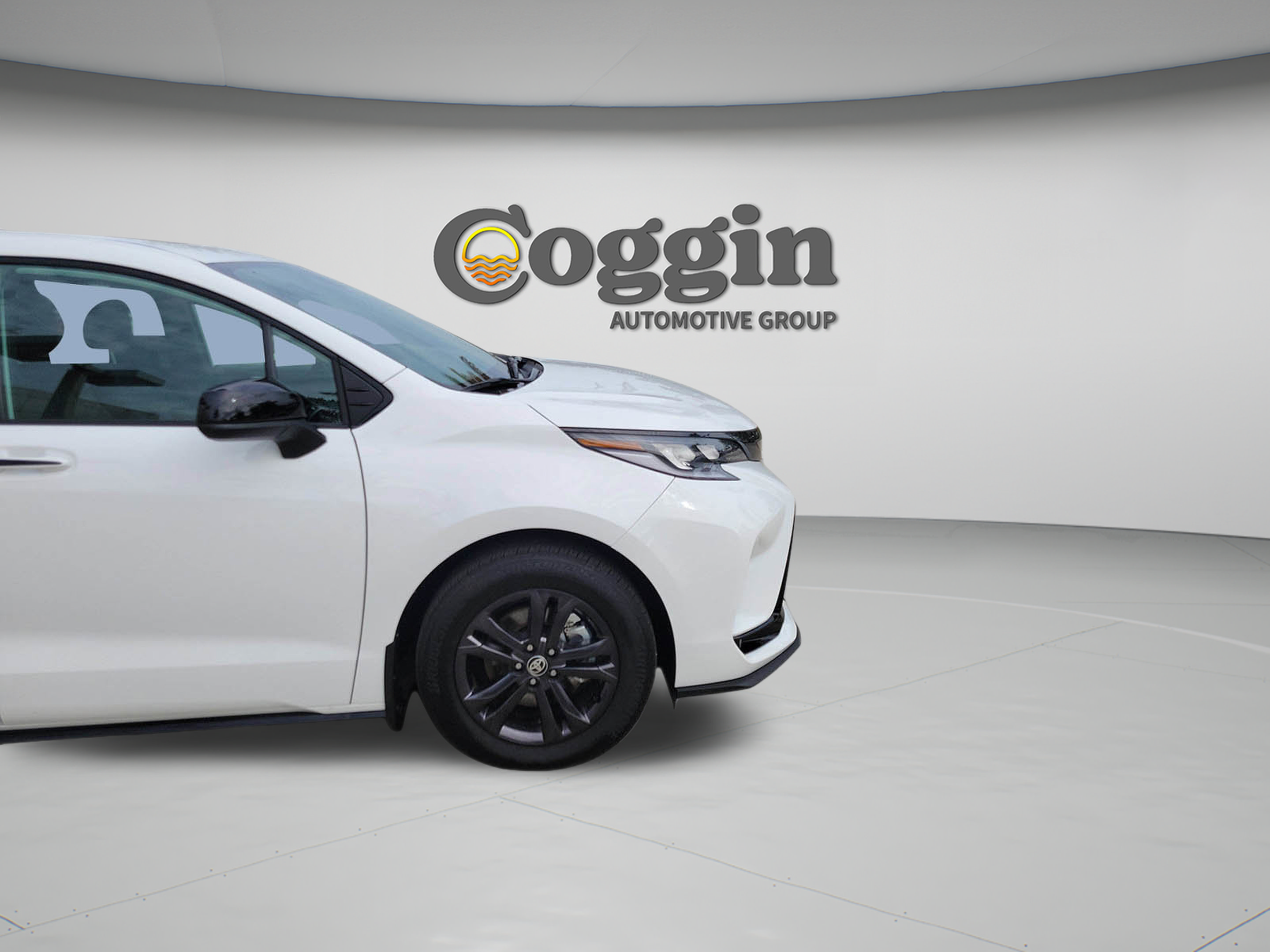 Certified 2025 Toyota Sienna XSE w/ XSE Plus Package AWD/4WD image 33