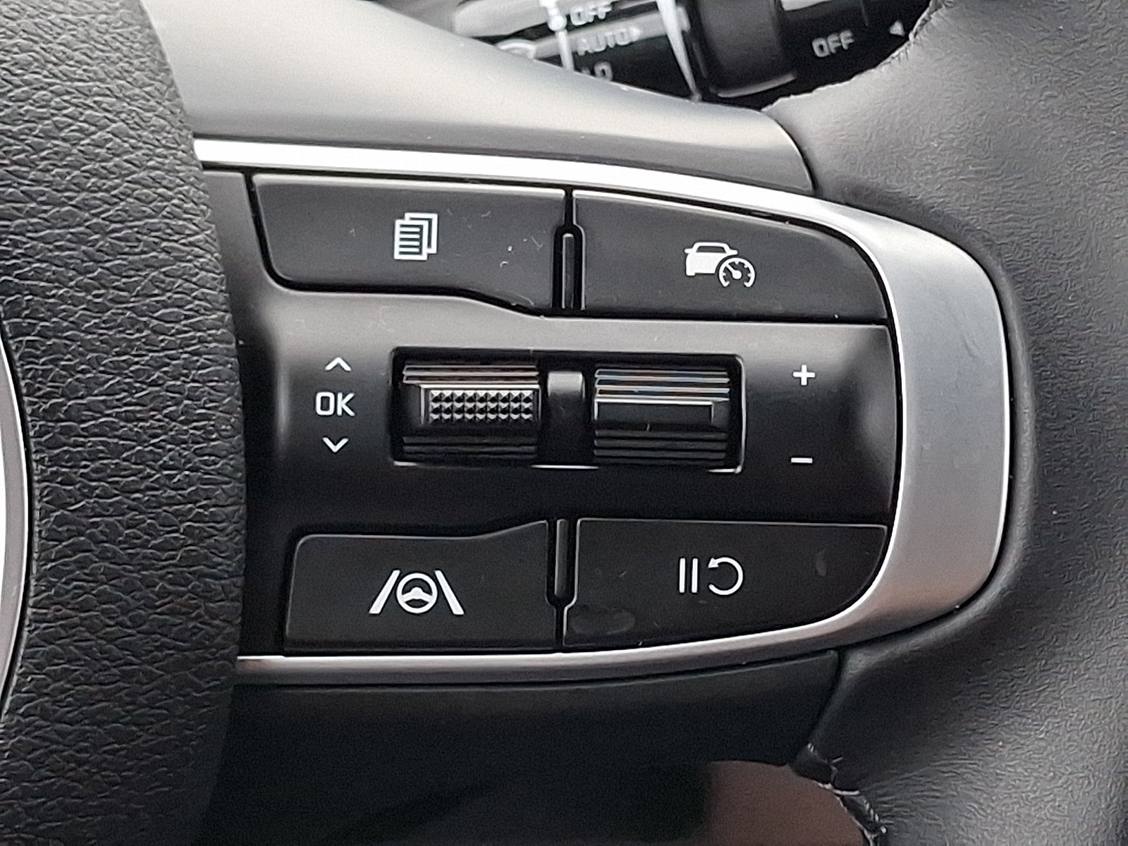 Used 2025 Kia Sportage X-Line AWD/4WD image 23