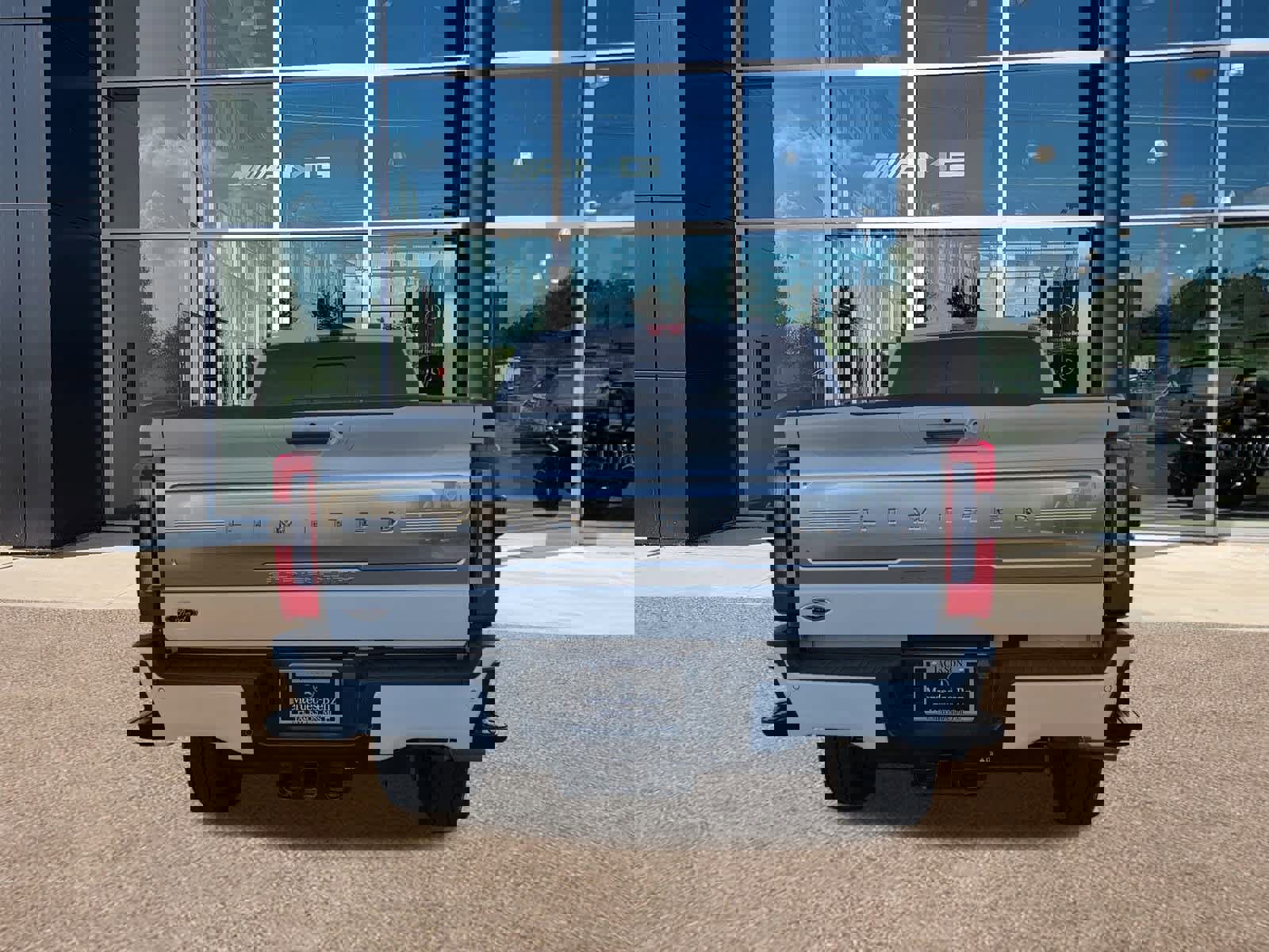 Used 2024 Ford F350 Limited w/ FX4 Off-Road Package image 7