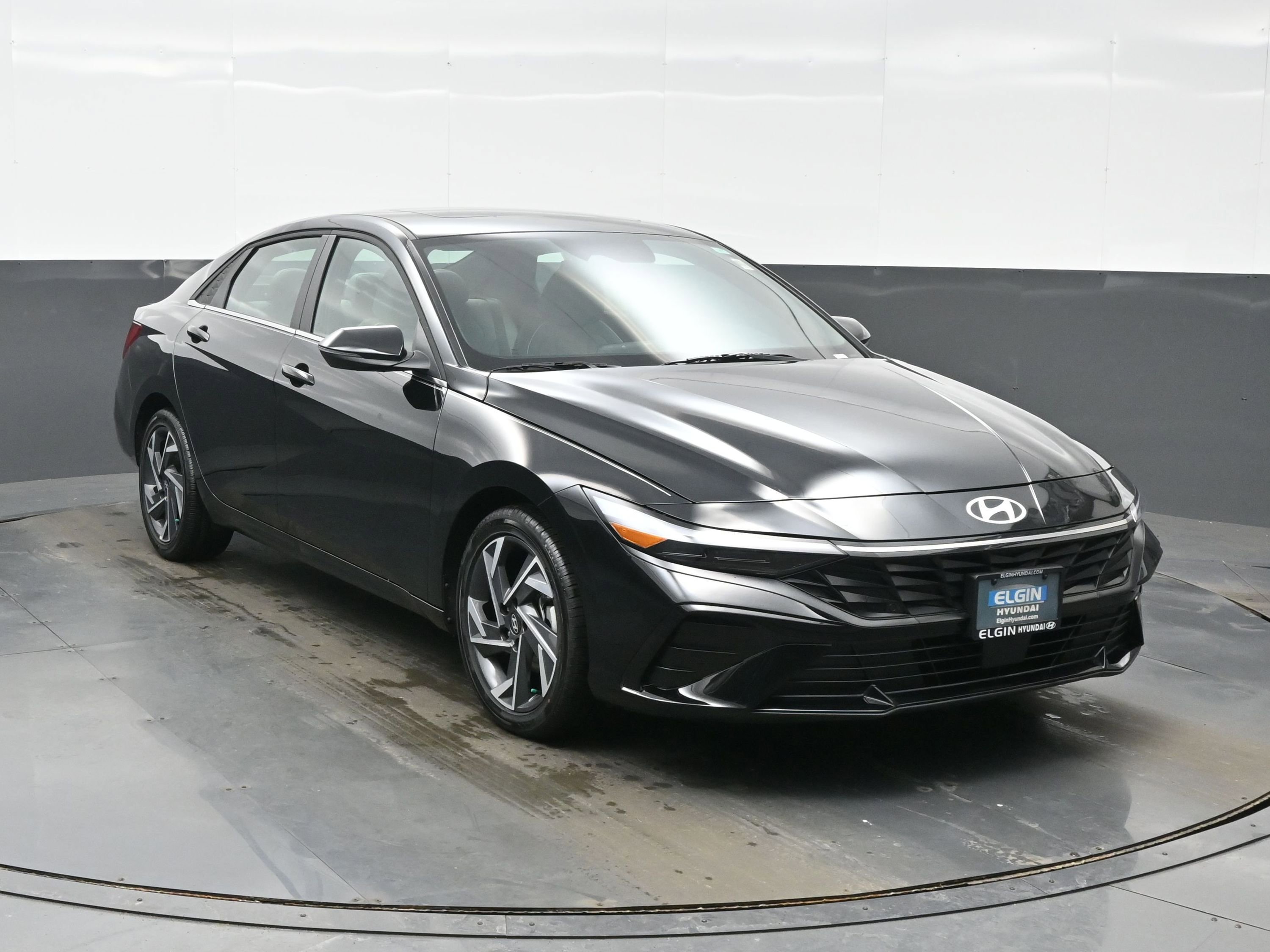 Certified 2025 Hyundai Elantra Limited image 2