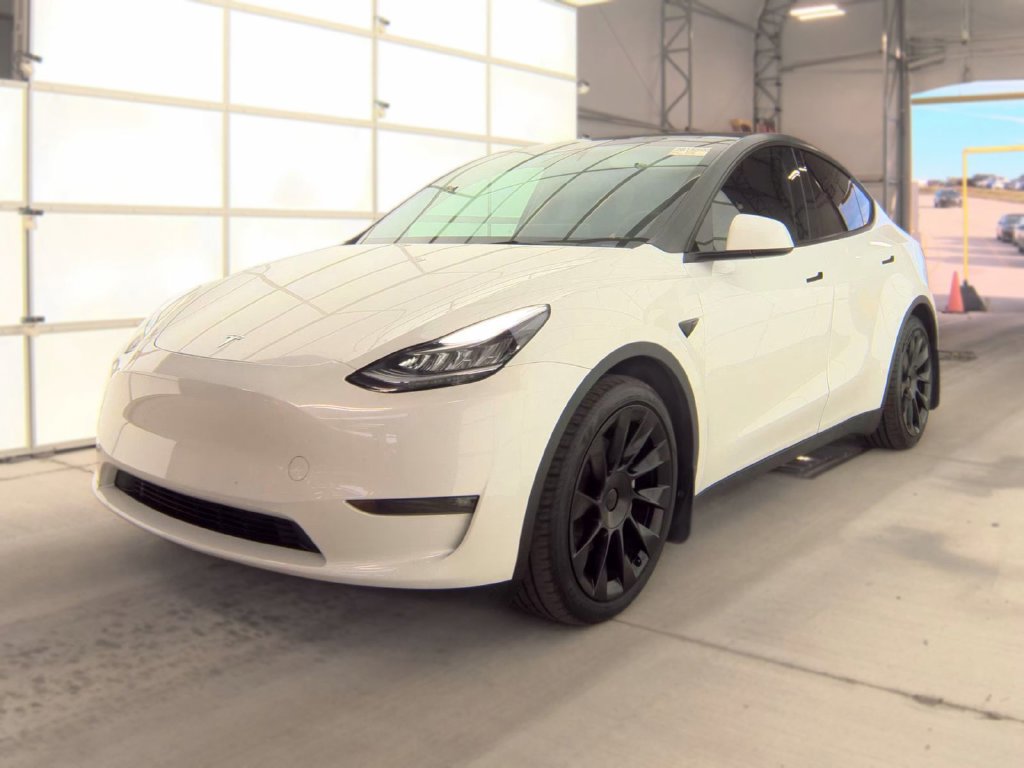 Used 2023 Tesla Model Y Long Range AWD/4WD image 3