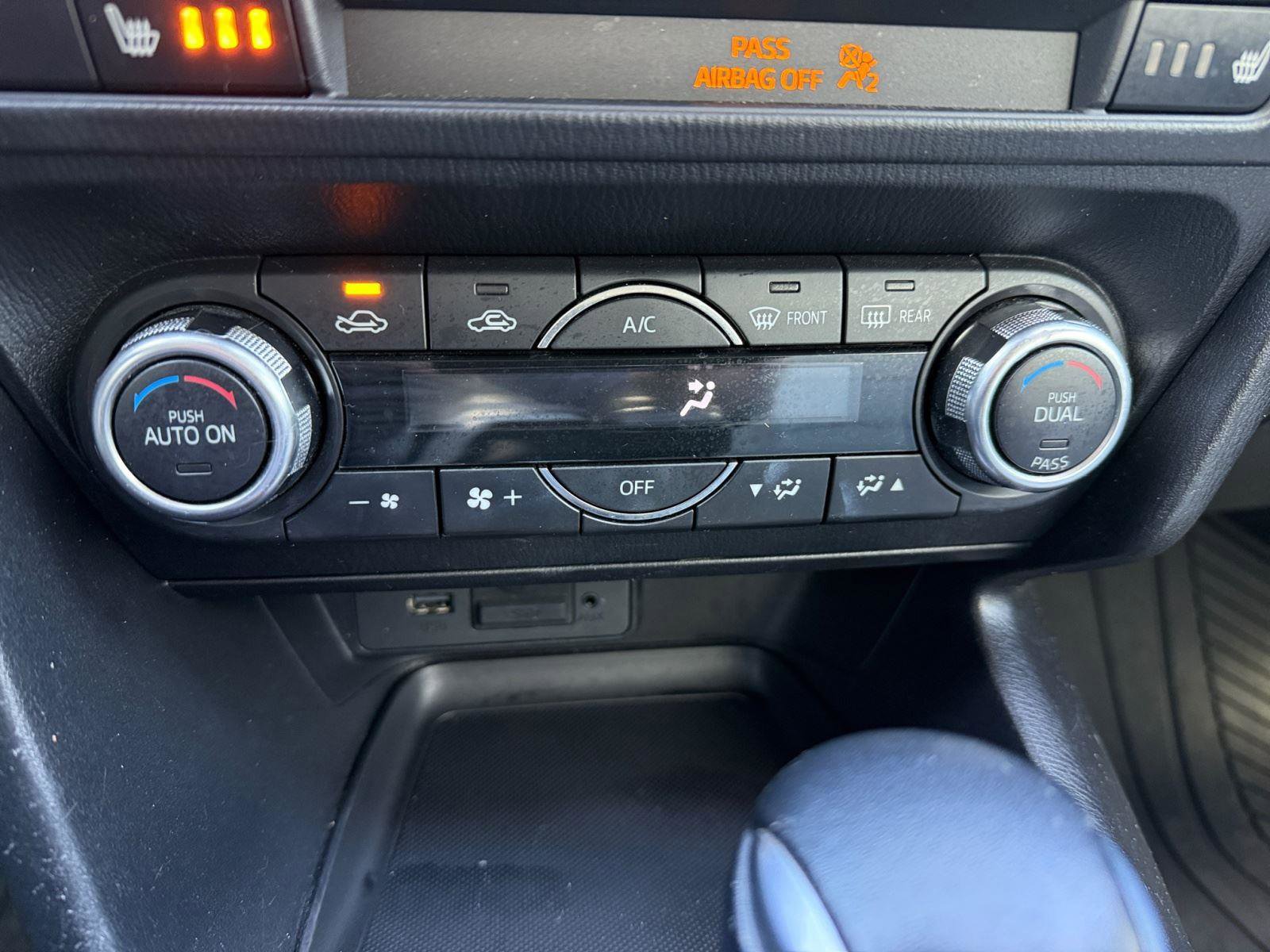 Used 2017 MAZDA MAZDA3 Grand Touring image 26