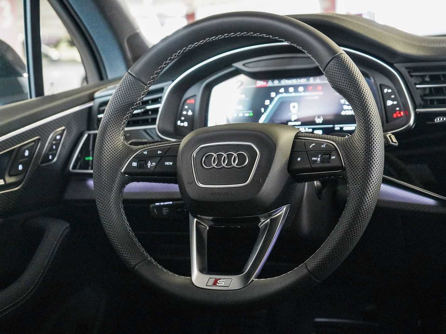 New 2026 Audi SQ7 Premium Plus AWD/4WD image 15