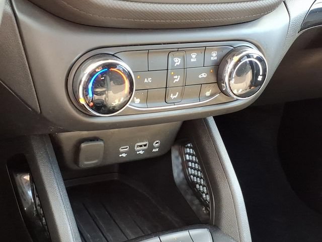Used 2022 Chevrolet TrailBlazer LT w/ LPO, Blackout Package FWD image 25