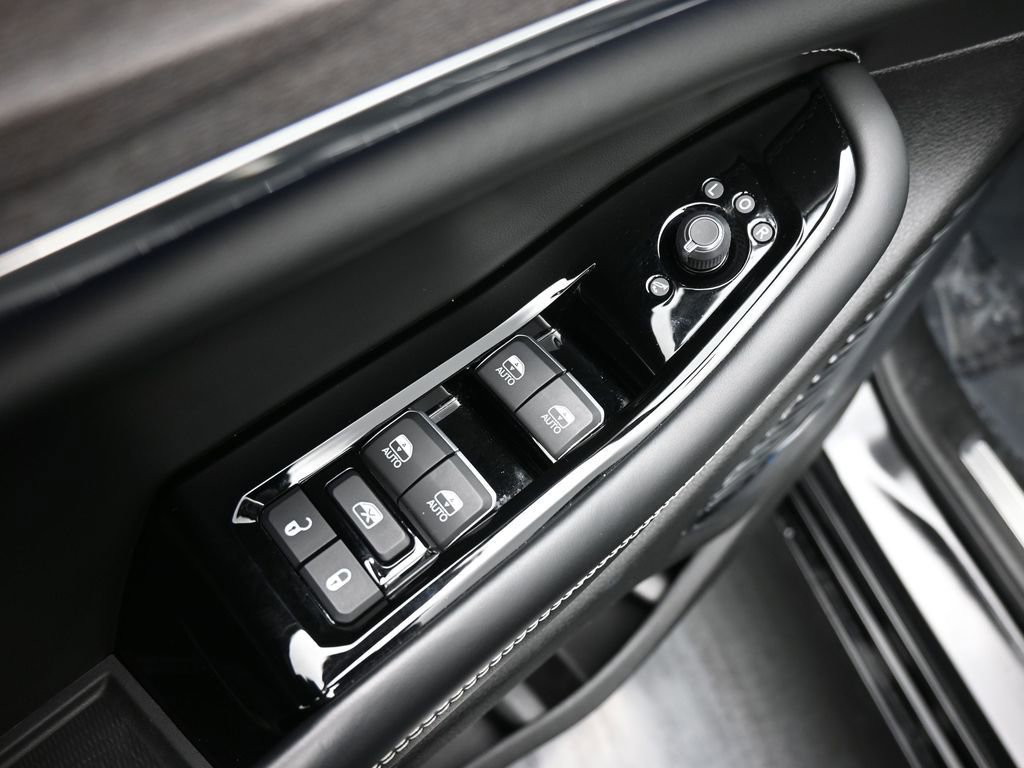 Used 2024 Jeep Grand Cherokee Overland w/ Luxury Tech Group IV image 31