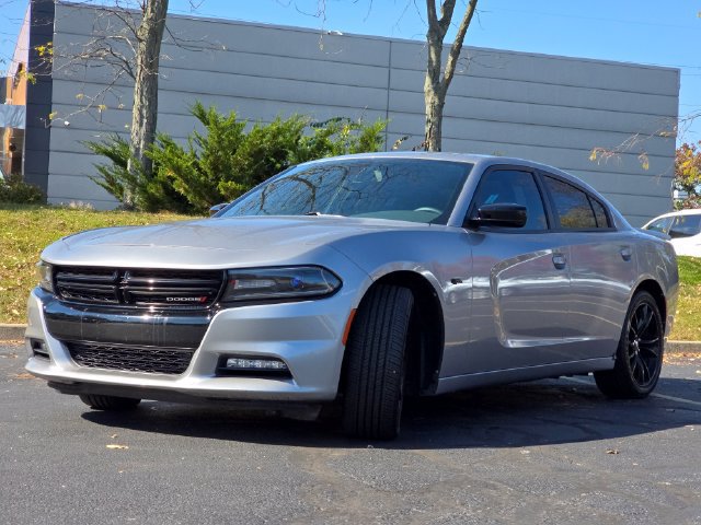 Used 2018 Dodge Charger SXT Plus w/ Blacktop Package RWD image 12