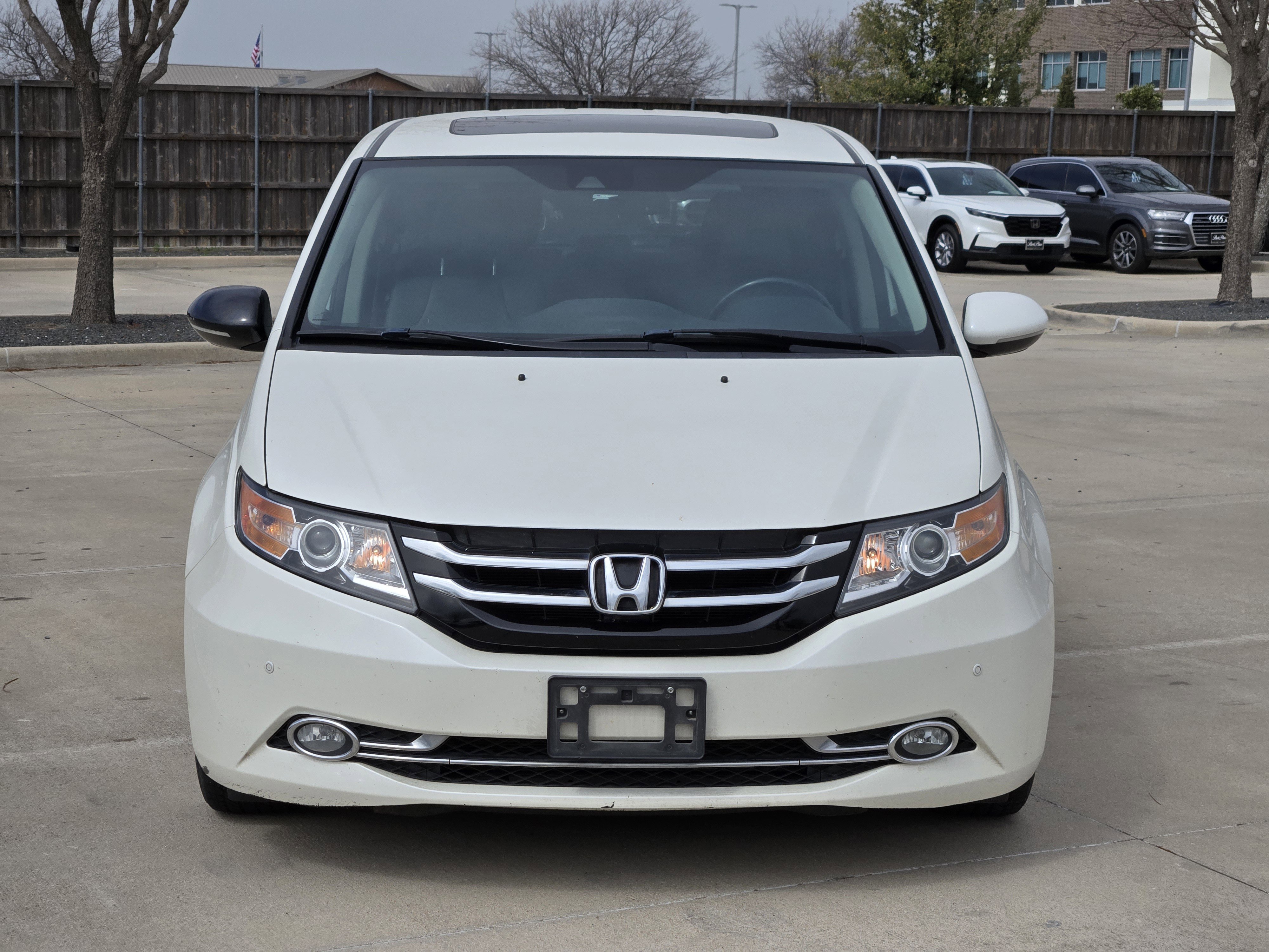 Used 2016 Honda Odyssey Touring Elite image 4