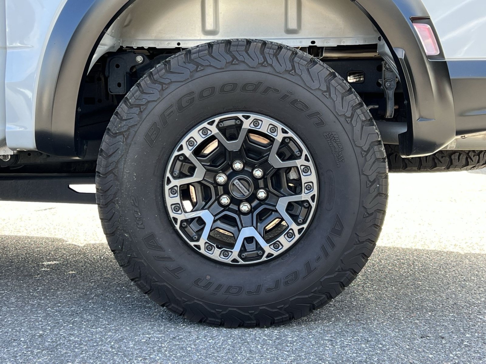 Used 2025 Ford F150 Raptor w/ Equipment Group 803A Raptor R AWD/4WD image 17