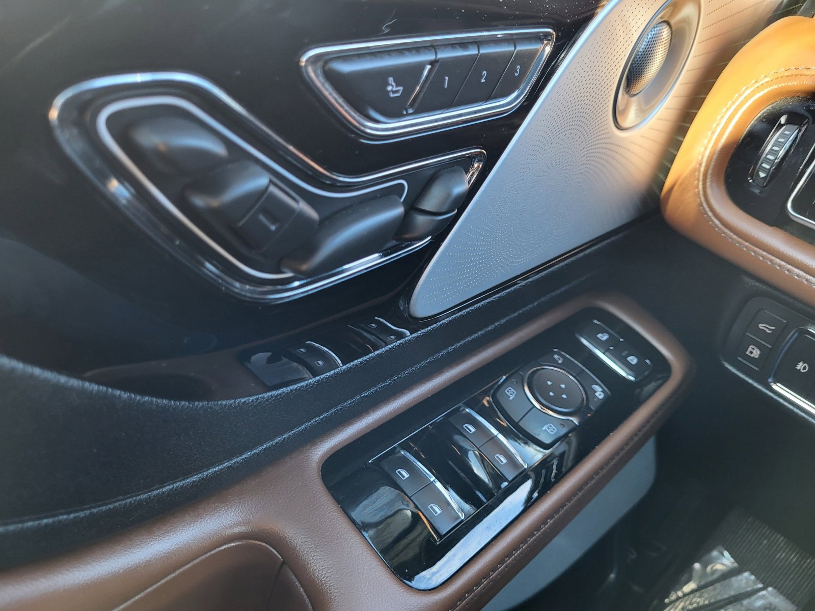 Used 2020 Lincoln Aviator Grand Touring w/ Equipment Group 302A image 13