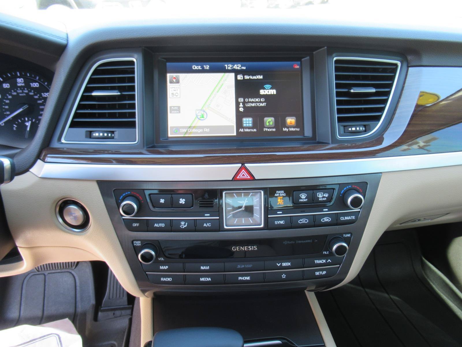 Used 2020 Genesis G80 3.8 RWD image 25