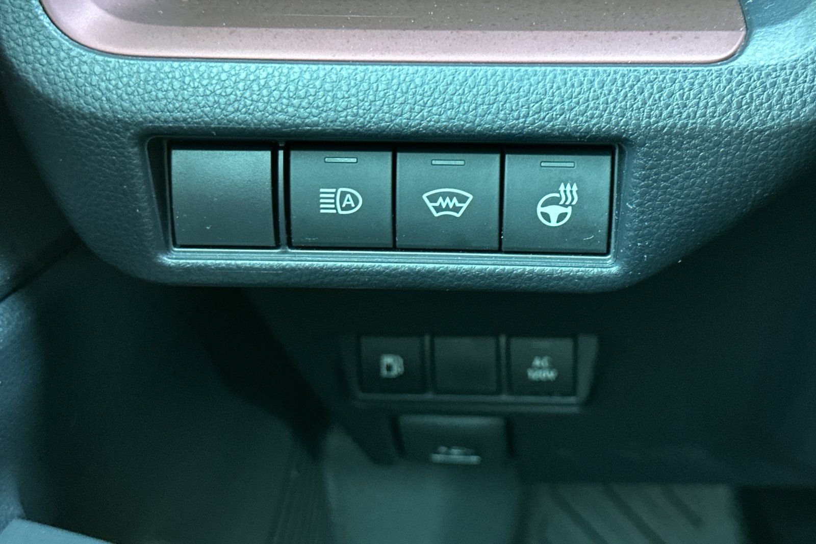 Used 2024 Toyota Prius Prime FWD image 30