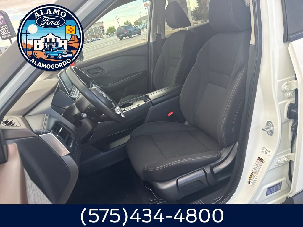 Used 2023 Nissan Rogue S image 5