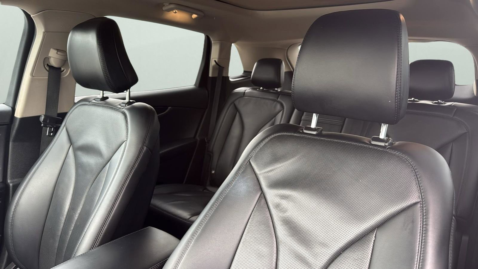 Used 2022 Lincoln Nautilus Reserve w/ Equipment Group 201A image 10