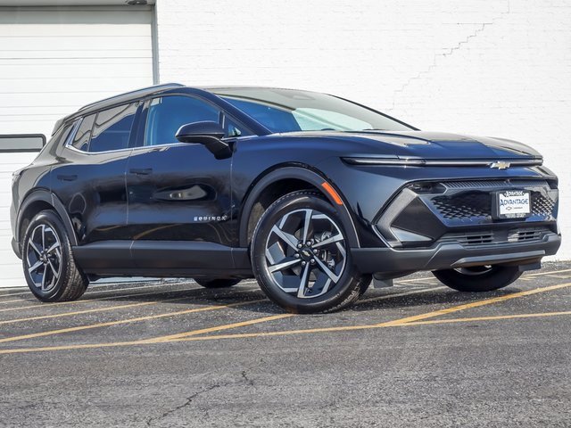 New 2026 Chevrolet Equinox EV LT image 2