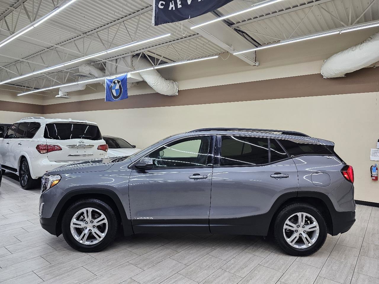 Used 2018 GMC Terrain SLE w/ Infotainment Package I image 9