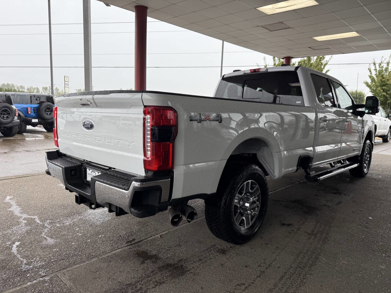Used 2024 Ford F350 Lariat image 11
