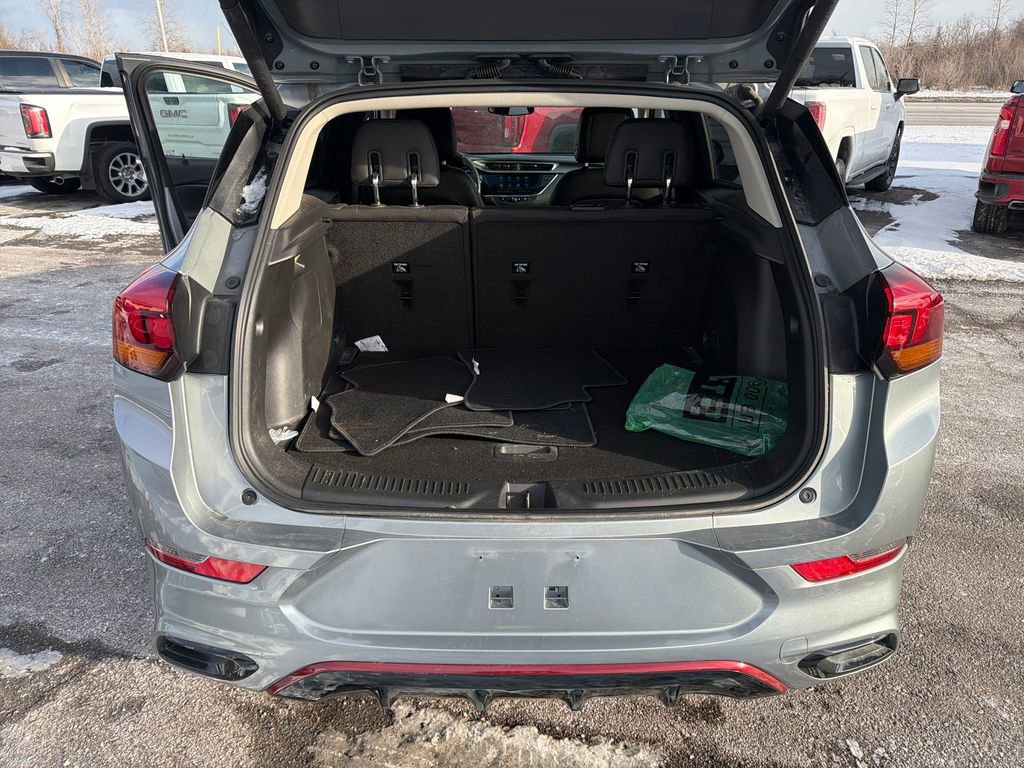 Used 2023 Buick Encore GX Select w/ Sport Touring Package image 25