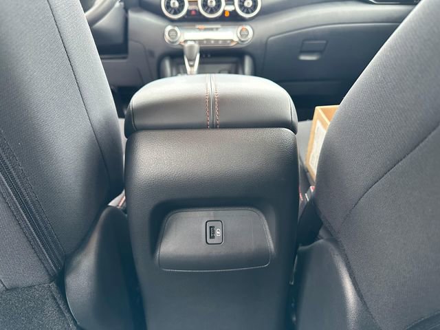Used 2025 Nissan Sentra SR FWD image 21