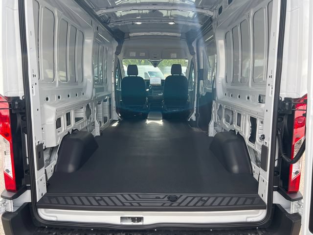 New 2026 Ford Transit 250 148 Medium Roof RWD image 18
