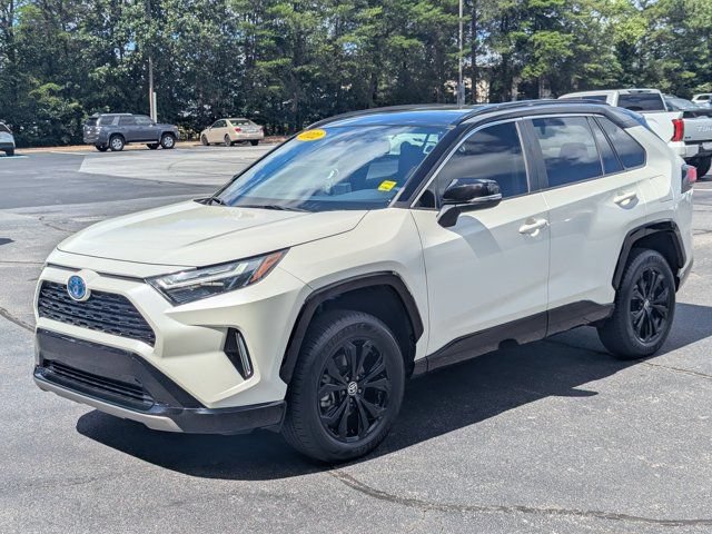 Used 2022 Toyota RAV4 XSE AWD/4WD image 3