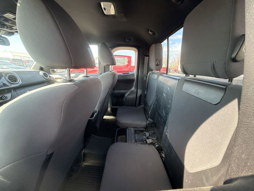 Used 2018 Toyota Tacoma TRD Off-Road image 11