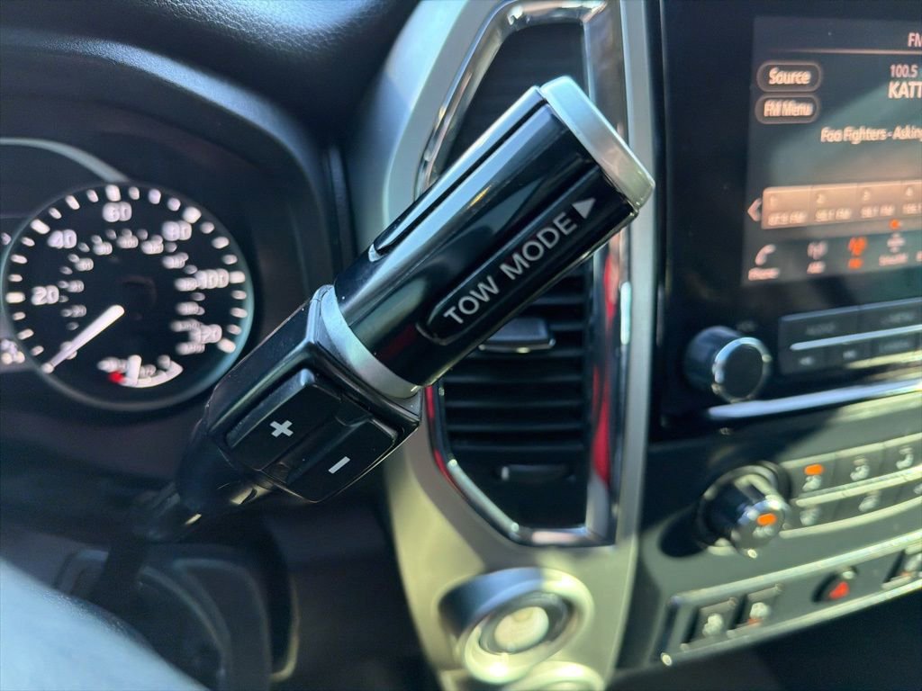 Used 2021 Nissan Titan SV image 28