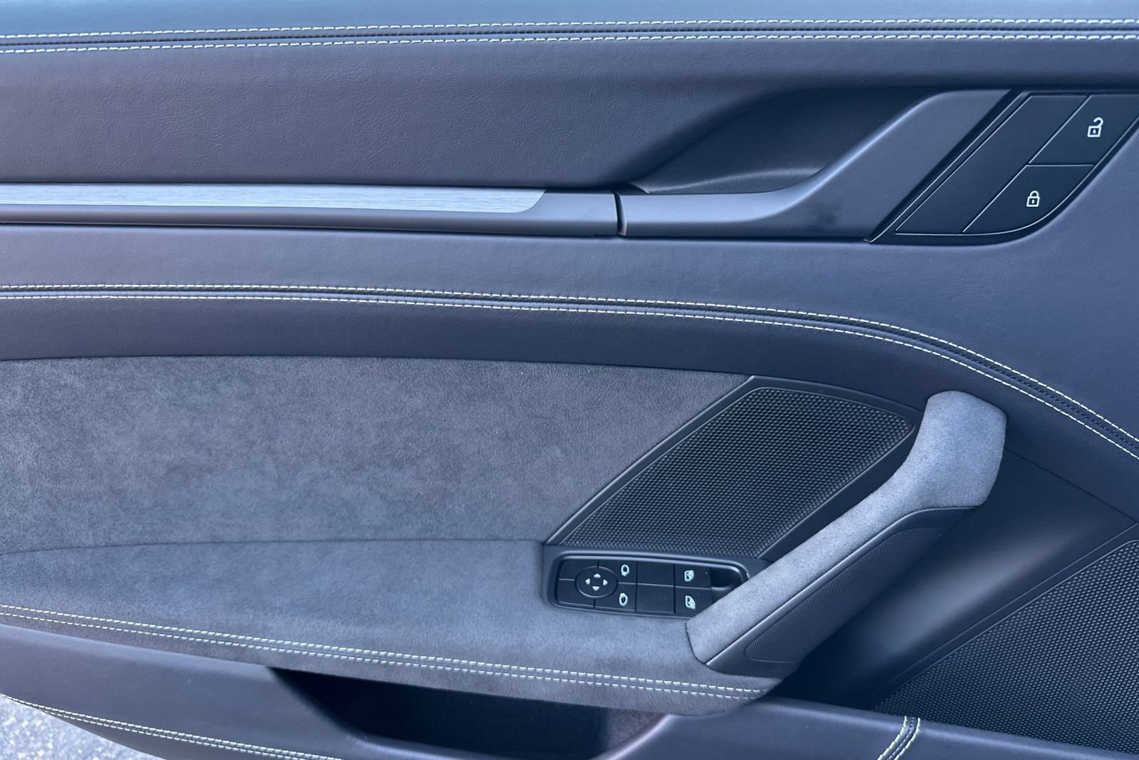 Used 2022 Porsche 911 GT3 image 12