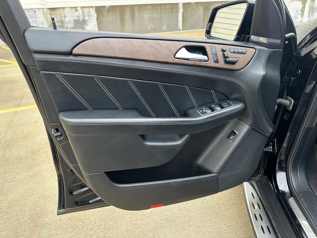 Used 2013 Mercedes-Benz ML 63 AMG 4MATIC image 9