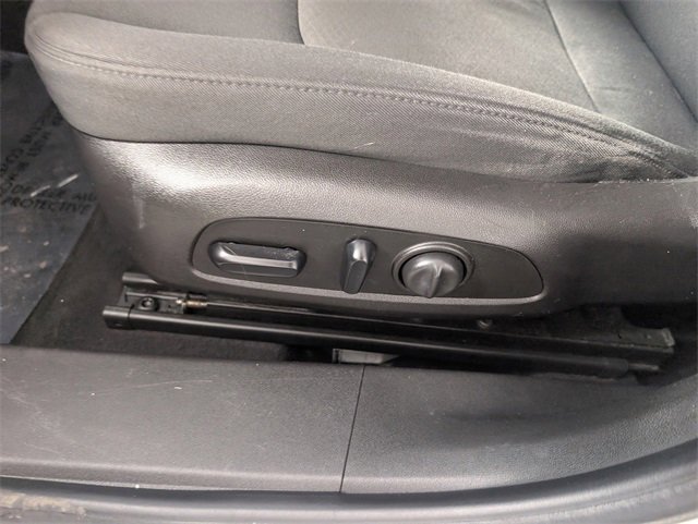 Used 2016 Chevrolet Malibu LT image 16