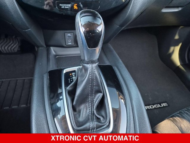 Used 2017 Nissan Rogue SV AWD/4WD image 25