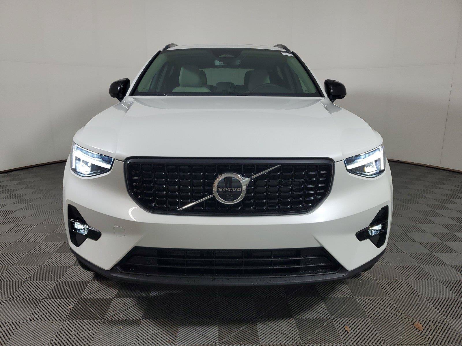New 2026 Volvo XC40 B4 Plus w/ Protection Package Premier FWD image 2