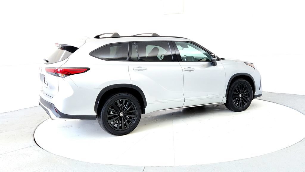 Used 2023 Toyota Highlander XSE AWD/4WD image 6
