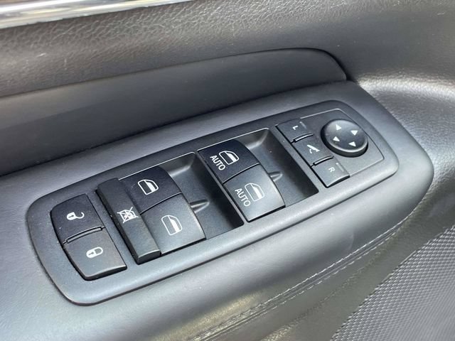 Used 2018 Jeep Grand Cherokee Overland AWD/4WD image 10