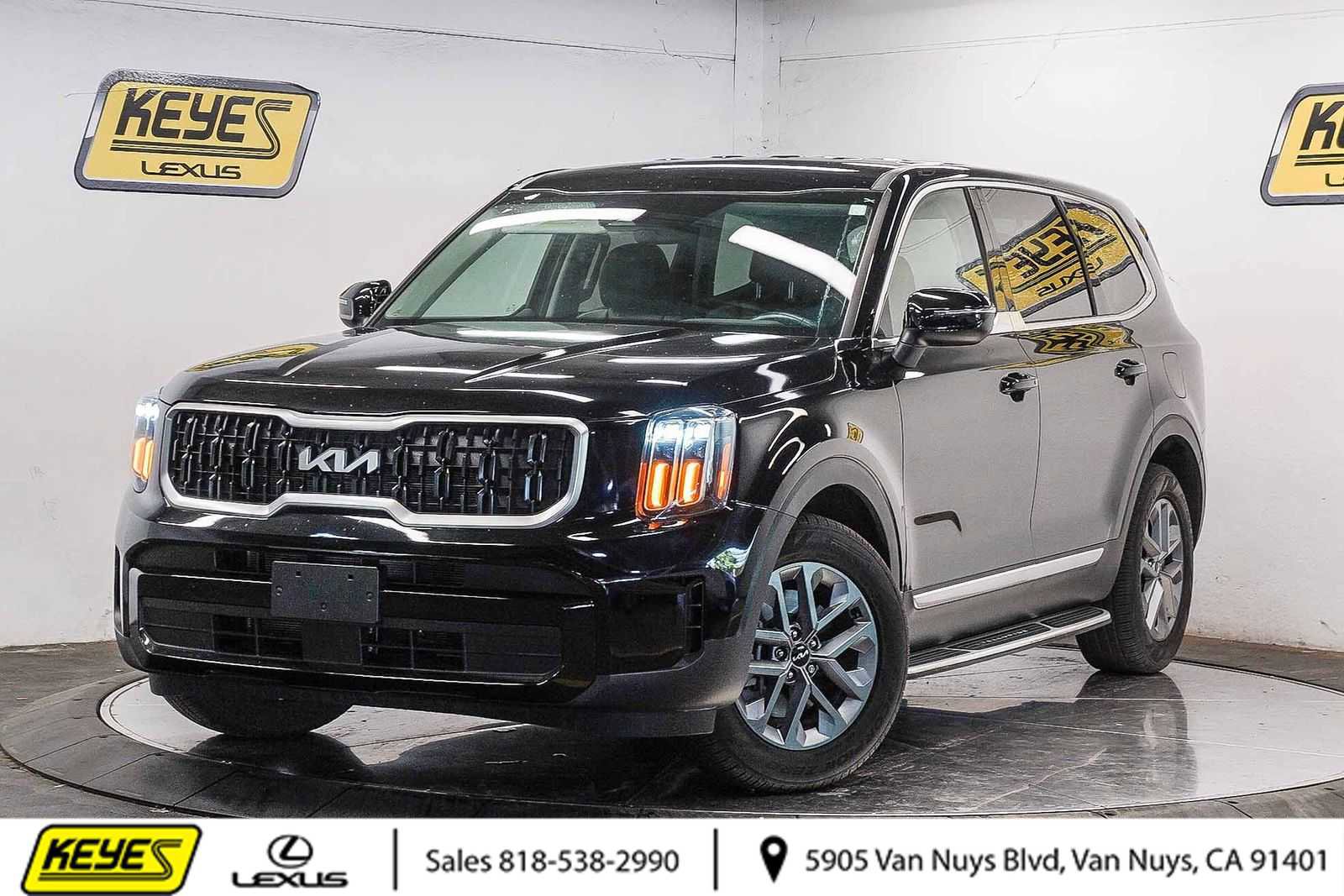 Used 2024 Kia Telluride LX image 1